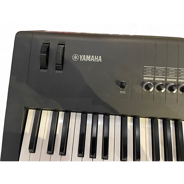 Used Yamaha MX88 Synthesizer