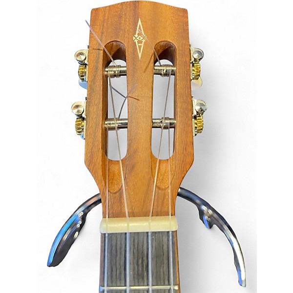 Used Alvarez au90tce Natural Ukulele