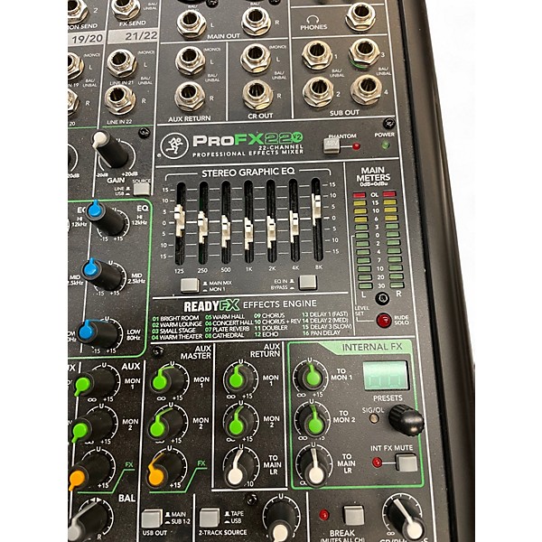 Used Behringer KM1700 Power Amp