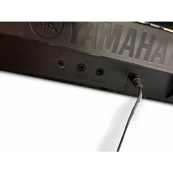 Used Yamaha PSRE263 61 Key Portable Keyboard