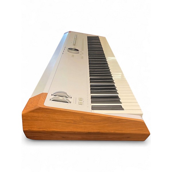Used Arturia ASTROLAB 88 Keyboard Workstation