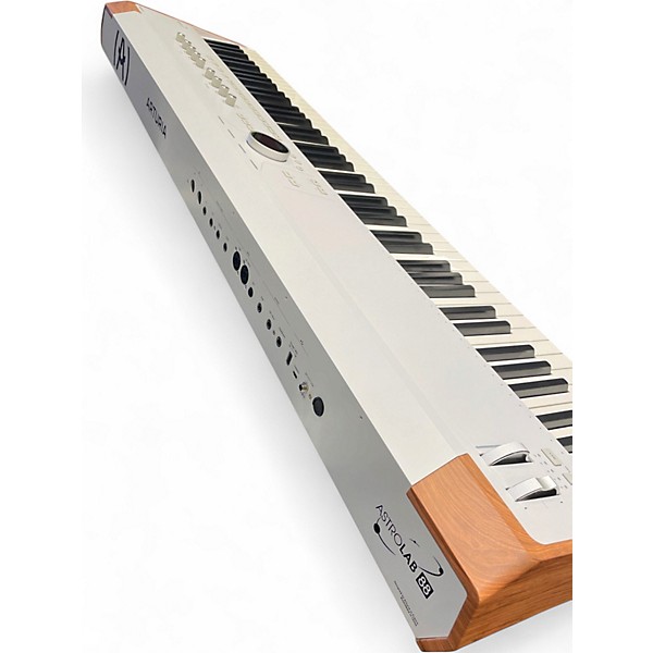Used Arturia ASTROLAB 88 Keyboard Workstation