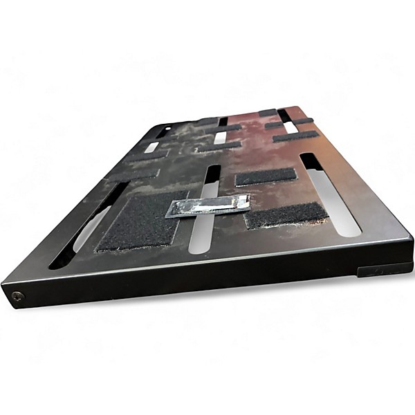 Used On-Stage GPB4000 Pedal Board