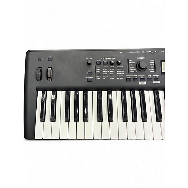 Used KORG Kross 61 Key Keyboard Workstation