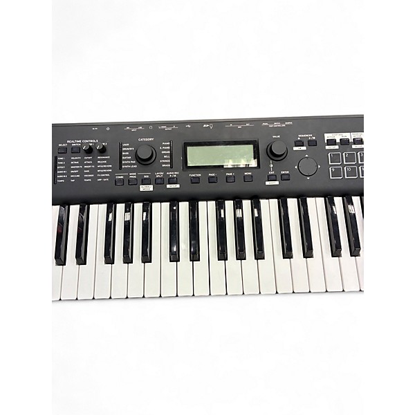 Used KORG Kross 61 Key Keyboard Workstation