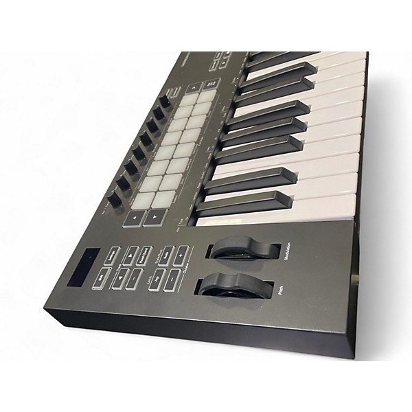 Used Novation Launchkey 25 Key MIDI Controller