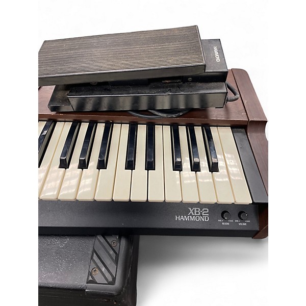Used Hammond xb2 Organ