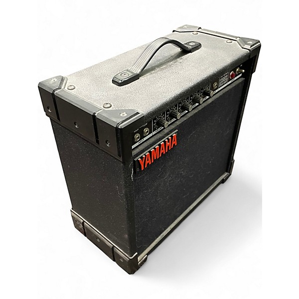 Used Yamaha VX SERIES 25 Guitar Combo Amp