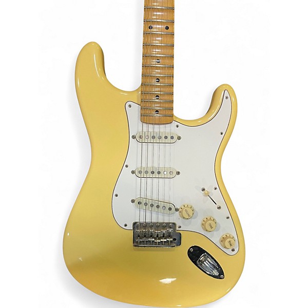 Used Fender Artist Series Yngwie Malmsteen Stratocaster Vintage White Solid Body Electric Guitar