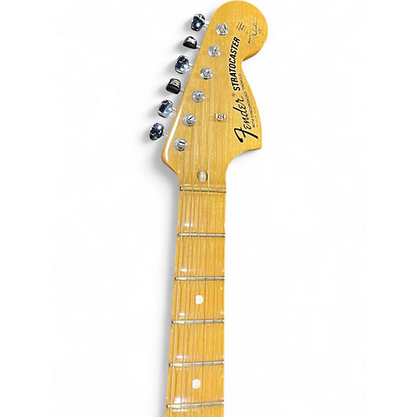 Used Fender Artist Series Yngwie Malmsteen Stratocaster Vintage White Solid Body Electric Guitar