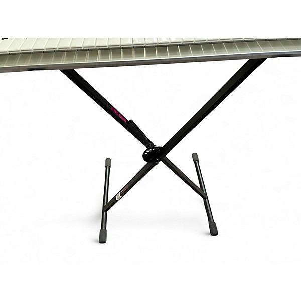 Used KORG Triton Le 61 Key Keyboard Workstation