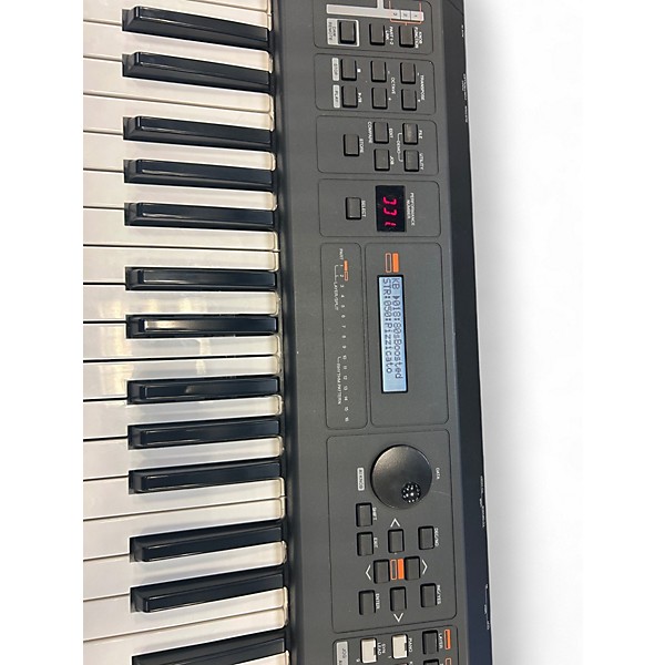 Used Yamaha MX61 61 Key Keyboard Workstation