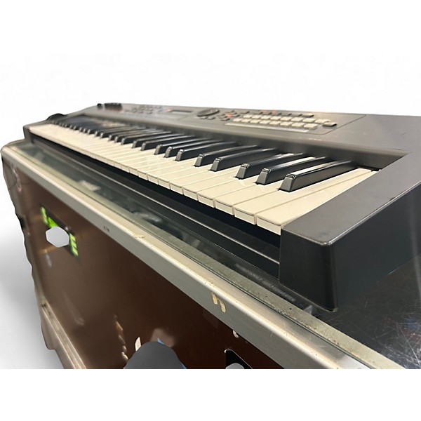 Used Yamaha MX61 61 Key Keyboard Workstation