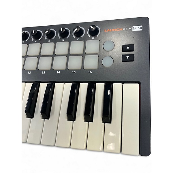 Used Novation  LAUNCHKEY MINI MIDI Controller