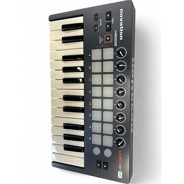 Used Novation  LAUNCHKEY MINI MIDI Controller