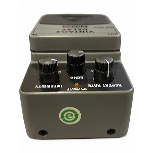 Used Behringer VD400 Vintage Delay Effect Pedal