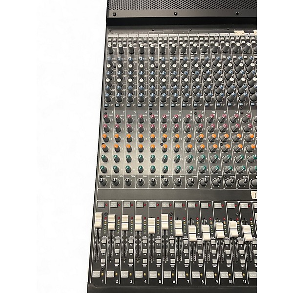 Used Mackie onyx 1640i Powered Mixer