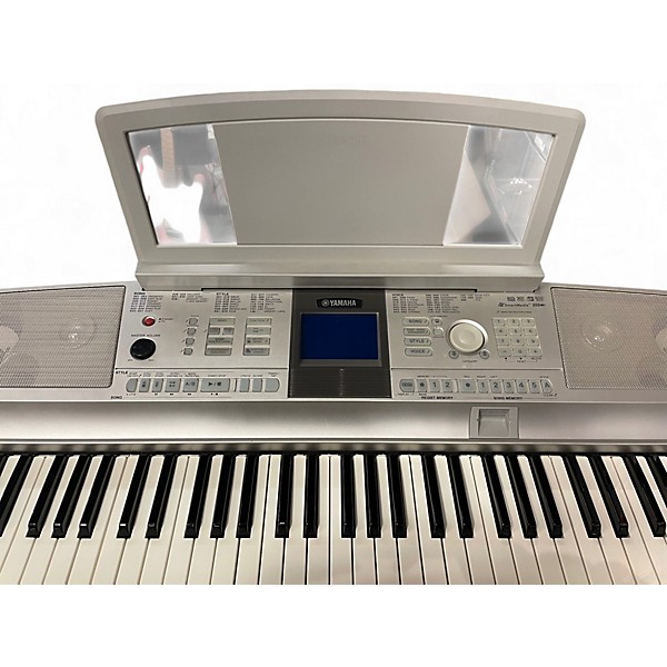 Used Yamaha DGX-305 Portable Keyboard