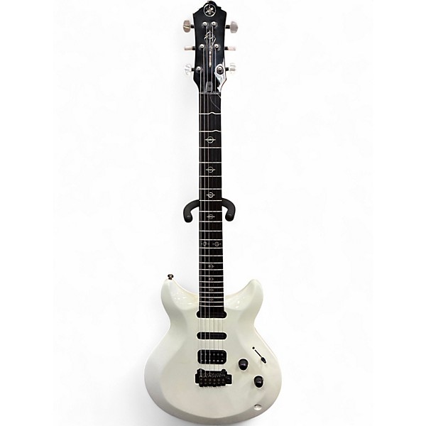 Used Yamaha AESFG White Solid Body Electric Guitar