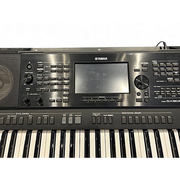Used Yamaha PSRSX900 Arranger Keyboard