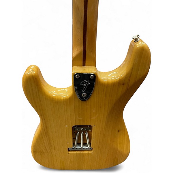 Used Fender Classic Series '70s Stratocaster Natural Solid Body Electric Guitar