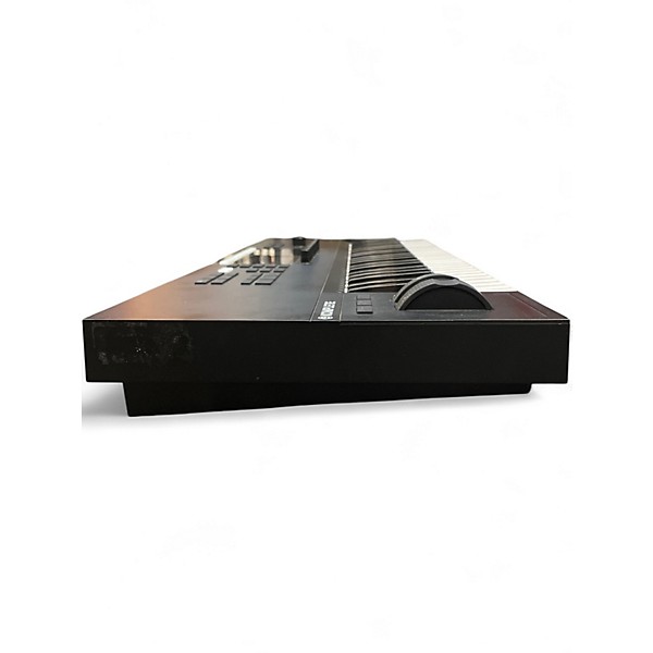 Used Komplete S49 MIDI Controller