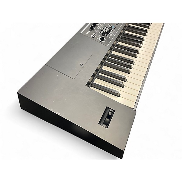 Used Roland JUNO DS88 Synthesizer