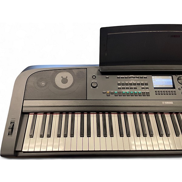 Used Yamaha DGX670 Keyboard Workstation