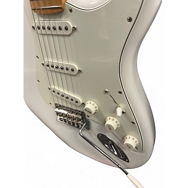 Used Fender Player Stratocaster Arctic White Solid Body Electric Guitar