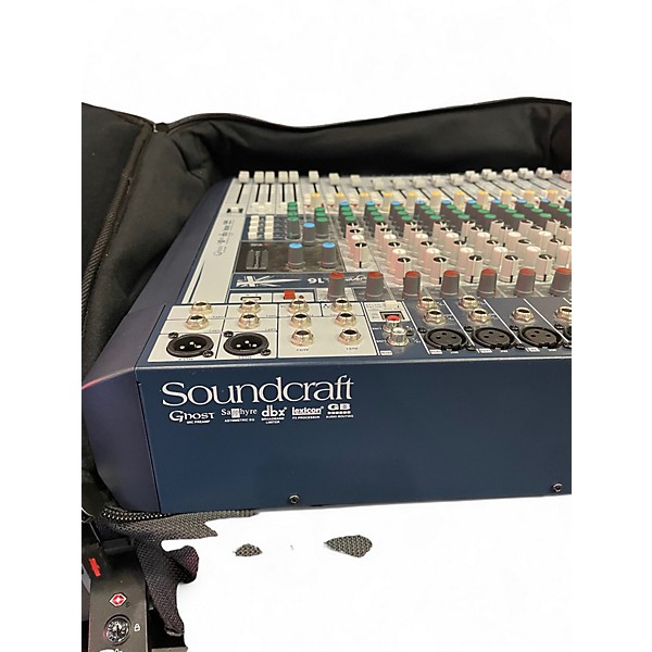 Used Soundcraft Signature 16 Compact 16-Channel Analog Mixer Powered Mixer