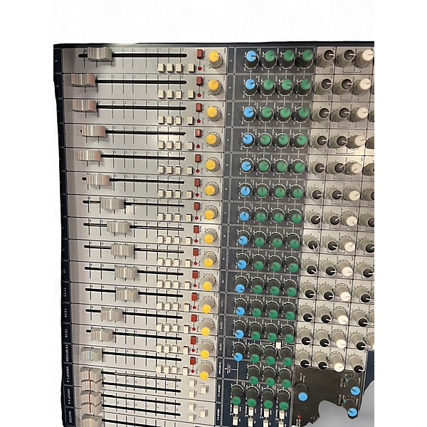 Used Soundcraft Signature 16 Compact 16-Channel Analog Mixer Powered Mixer