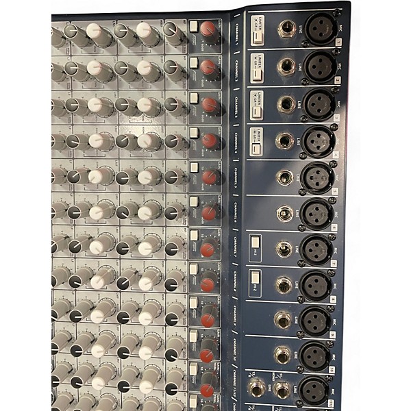 Used Soundcraft Signature 16 Compact 16-Channel Analog Mixer Powered Mixer