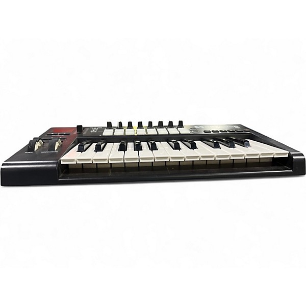 Used Novation Launchkey 25 Key MIDI Controller