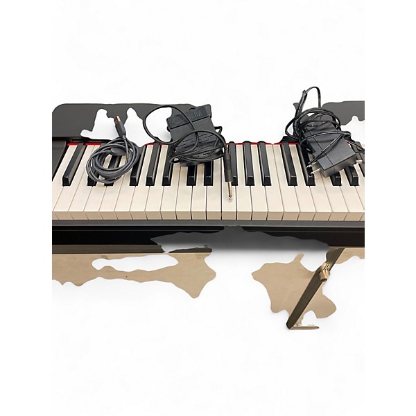 Used Yamaha p225b Keyboard Workstation