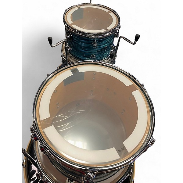 Used DW 6 Piece Performance Series Turquoise Oyster Drum Kit