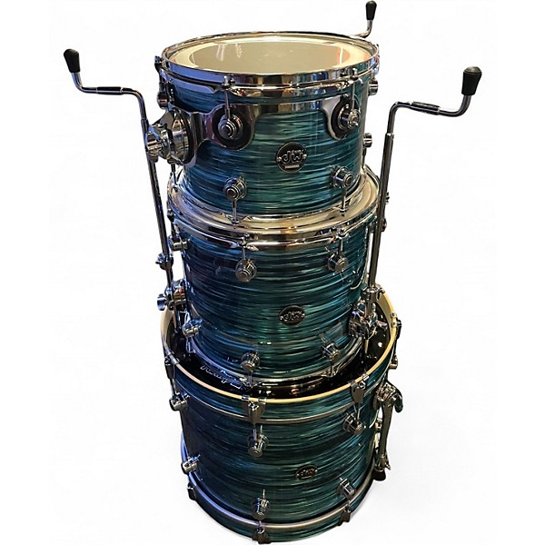 Used DW 6 Piece Performance Series Turquoise Oyster Drum Kit
