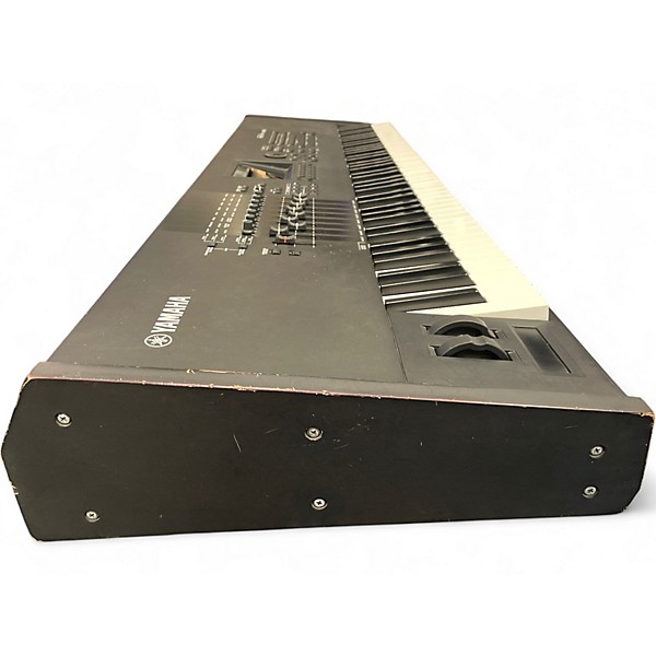 Used Yamaha Motif XF8 88 Key Keyboard Workstation