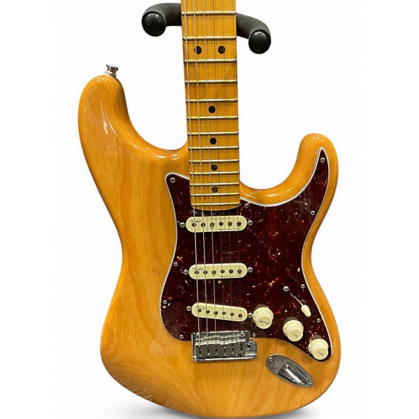 Used Fender American Ultra Stratocaster Blonde Solid Body Electric Guitar