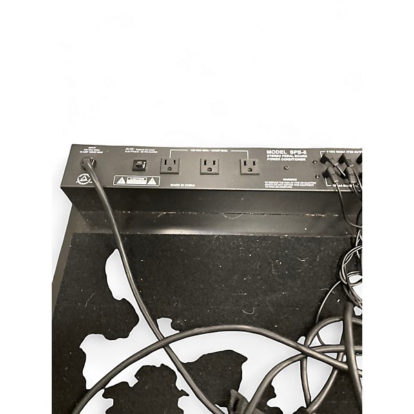 Used Furman spb8 Pedal Board