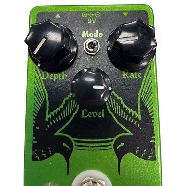 Used EarthQuaker Devices Hummingbird Repeat Percussions Tremolo Effect Pedal