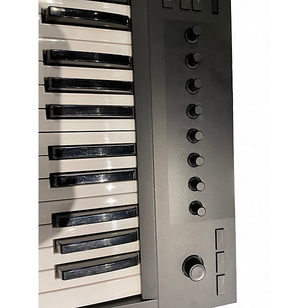 Used Native Instruments Komplete Kontrol A25 MIDI Controller