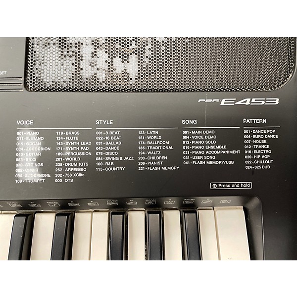Used Yamaha PSRE453 61 Key Portable Keyboard