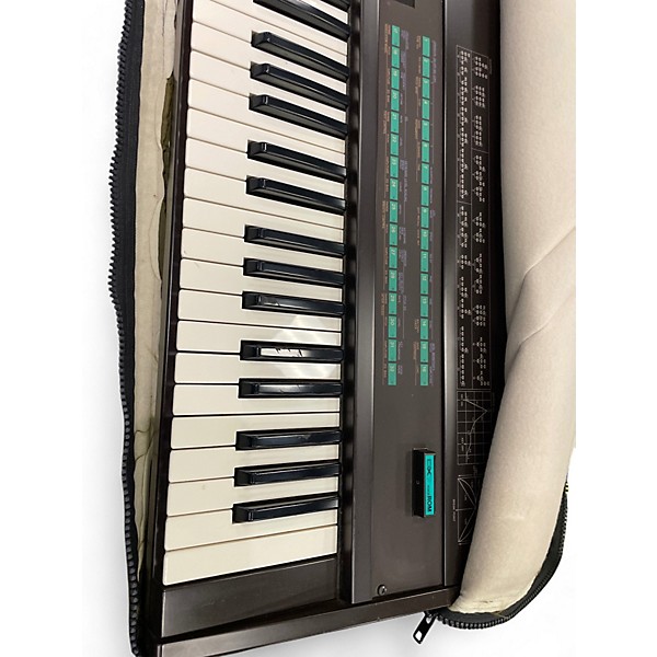 Used Yamaha DX7 Synthesizer