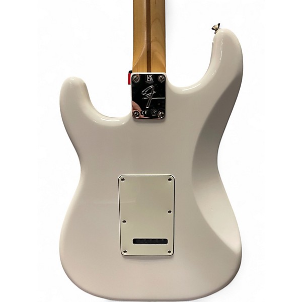 Used Fender Player Stratocaster Polar White Solid Body Electric Guitar
