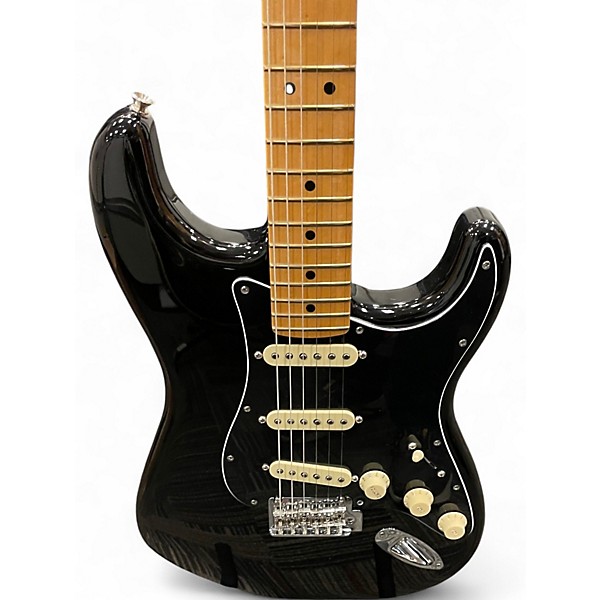 Used Fender PLAYER II STRATOCASTER Black Solid Body Electric Guitar