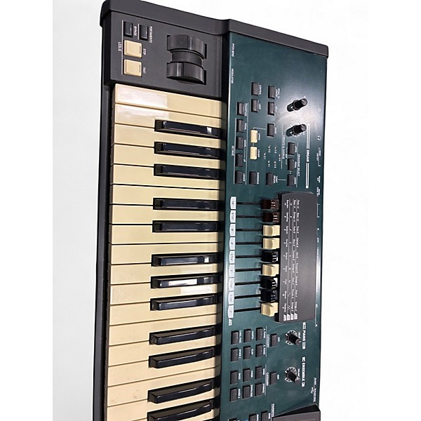 Used Hammond SK PRO 73 Keyboard Workstation