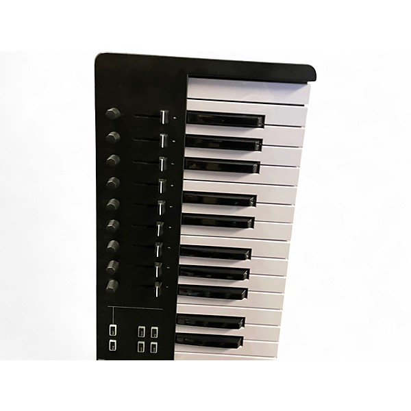 Used Arturia Keylab Essential 61 MIDI Controller