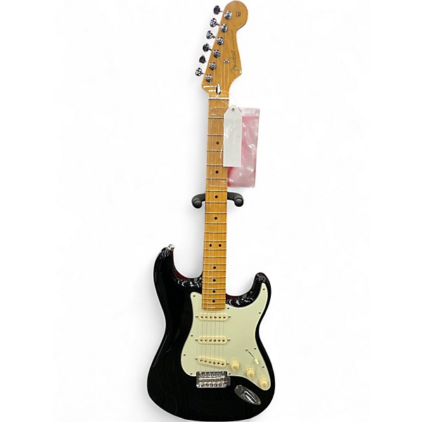 Used 2024 Fender PLAYER II STRATOCASTER Black Solid Body Electric Guitar