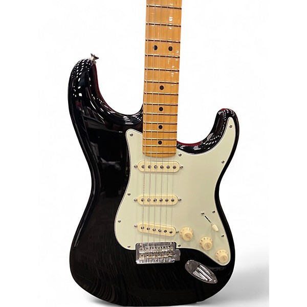Used 2024 Fender PLAYER II STRATOCASTER Black Solid Body Electric Guitar