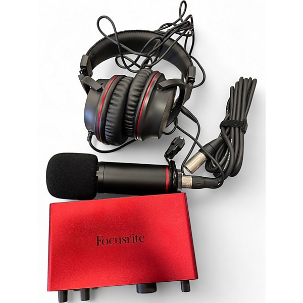 Used Focusrite 2i2 Studio Bundle Audio Interface